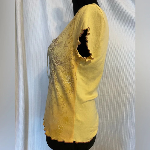 Tangents V-neck Graphic Short Sleeve Yellow Tee T-shirt Size Medium - Picture 2 of 4